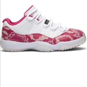 Womens Air Jordan 11 Retro LOW